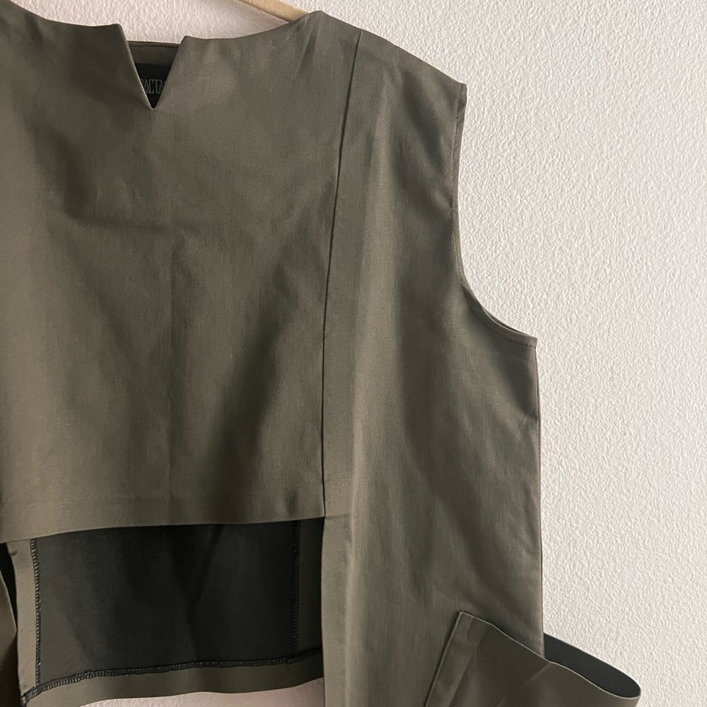 Olive Green Sleeveless Crop Top - Picture 4 of 8
